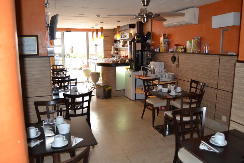 Hostal Don Juan I 알칼라데에나레스 객실 사진
